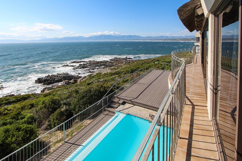 Whale Huys Luxury Oceanfront Eco Villa ハンスバーイ 部屋 写真